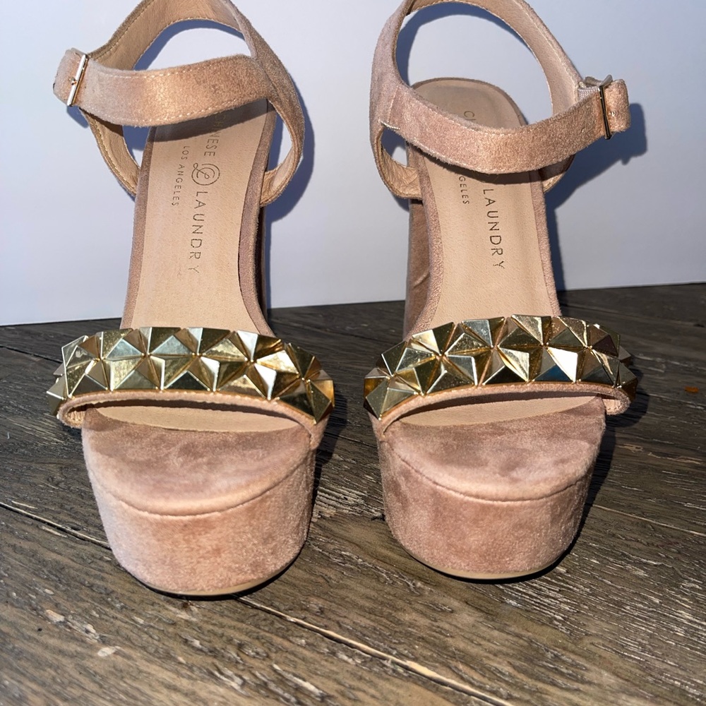 Chinese Laundry Tan Gold Platform Shoes